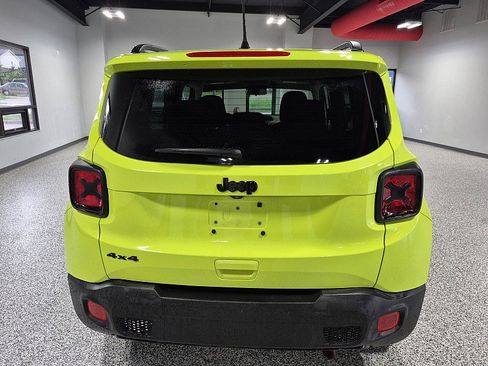 Used 2018 Jeep Renegade Altitude AWD/4WD image 4