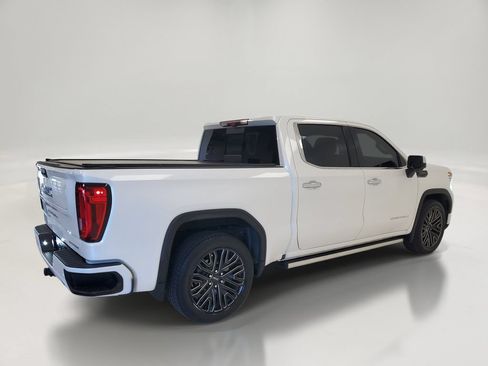 Used 2022 GMC Sierra 1500 Denali Ultimate AWD/4WD image 4