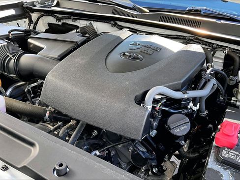 Used 2023 Toyota Tacoma TRD Sport image 31