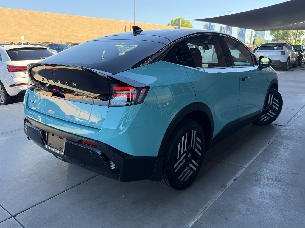 Used 2026 Nissan Leaf SV+ w/ Floor Mat Package (SV+) FWD image 4