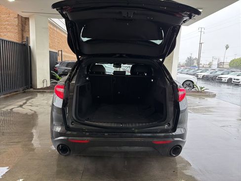 Used 2023 Alfa Romeo Stelvio Sprint image 4