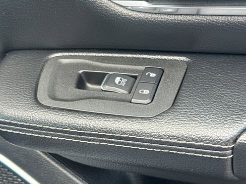 Used 2025 RAM 1500 Laramie AWD/4WD image 21