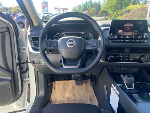 Used 2026 Nissan Rogue S AWD/4WD image 15