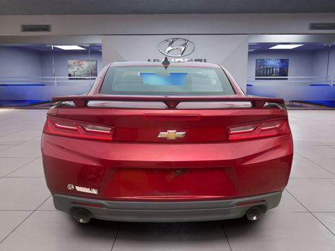Used 2017 Chevrolet Camaro LT RWD image 6