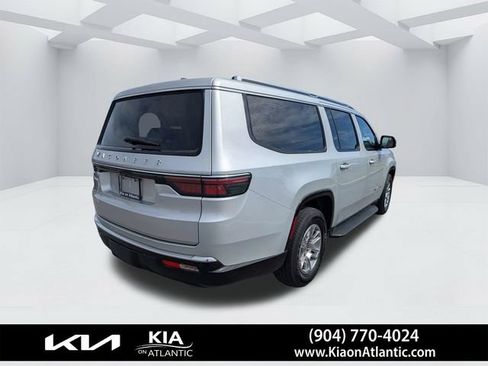 Used 2024 Jeep Wagoneer L 4WD image 3