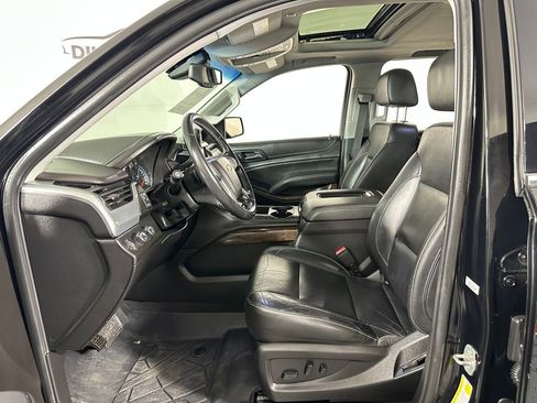 Used 2019 Chevrolet Suburban LT image 16