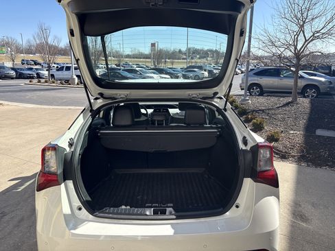 Used 2019 Toyota Prius XLE image 29