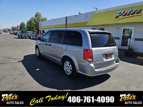 Used 2019 Dodge Grand Caravan SE w/ UConnect Hands-Free Group image 3