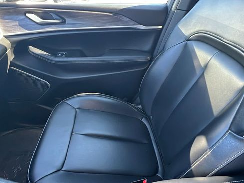 Used 2024 Jeep Grand Cherokee Limited 4xe image 12