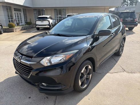 Used 2018 Honda HR-V EX image 2