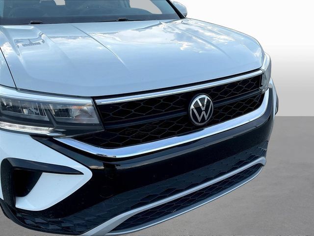 Used 2024 Volkswagen Taos SE AWD/4WD image 34