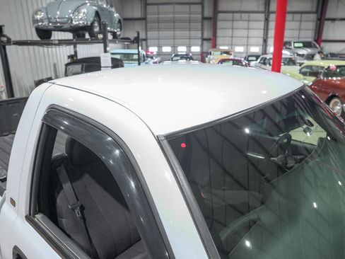 Used 2000 Chevrolet Silverado 1500 LS 2dr 4WD Standard Cab LB w/ Exterior Appearance Pkg image 19