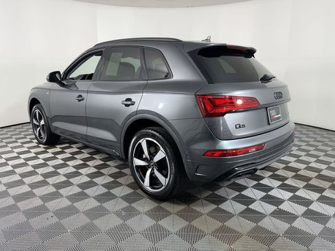 Used 2022 Audi Q5 2.0T Prestige w/ Prestige Package image 2