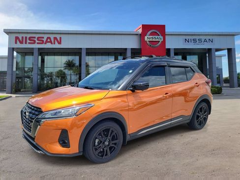 Used 2023 Nissan Kicks SR w/ SR Premium Package FWD image 8