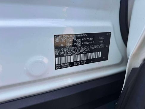 Used 2020 Toyota RAV4 XLE w/ Convenience Package AWD/4WD image 13