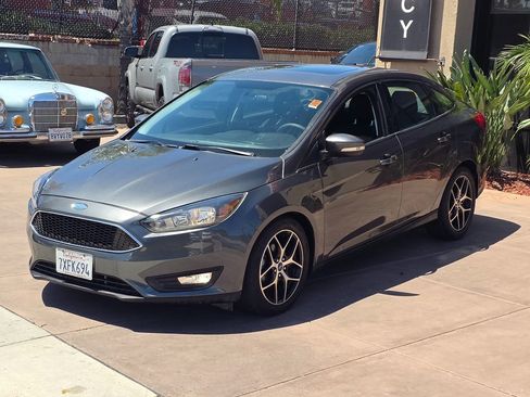 Used 2017 Ford Focus SEL FWD image 6