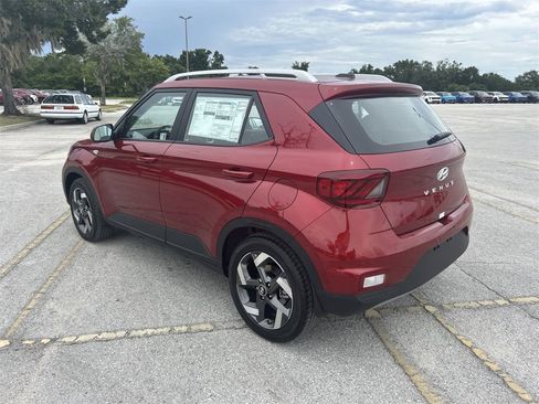 New 2025 Hyundai Venue Limited image 13