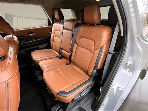 Used 2024 Nissan Pathfinder Platinum w/ Cargo Package image 20