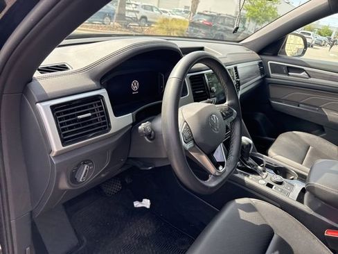 Used 2023 Volkswagen Atlas Cross Sport SE w/ Panoramic Sunroof Package AWD/4WD image 15