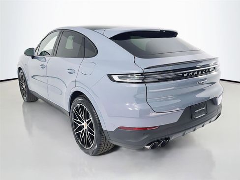 New 2026 Porsche Cayenne E-Hybrid Coupe image 3
