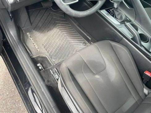 Used 2023 Hyundai Elantra SEL FWD image 27