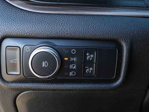 Used 2020 Ford Explorer Limited image 25