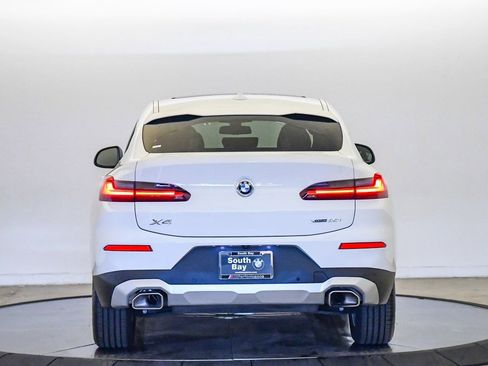Used 2023 BMW X4 xDrive30i w/ Convenience Package AWD/4WD image 3