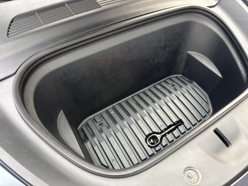 Used 2020 Tesla Model Y Long Range AWD/4WD image 74