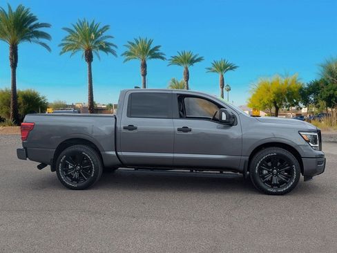 Used 2024 Nissan Titan SV w/ SV Convenience Package image 6
