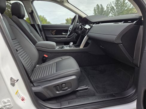New 2025 Land Rover Discovery Sport S image 3