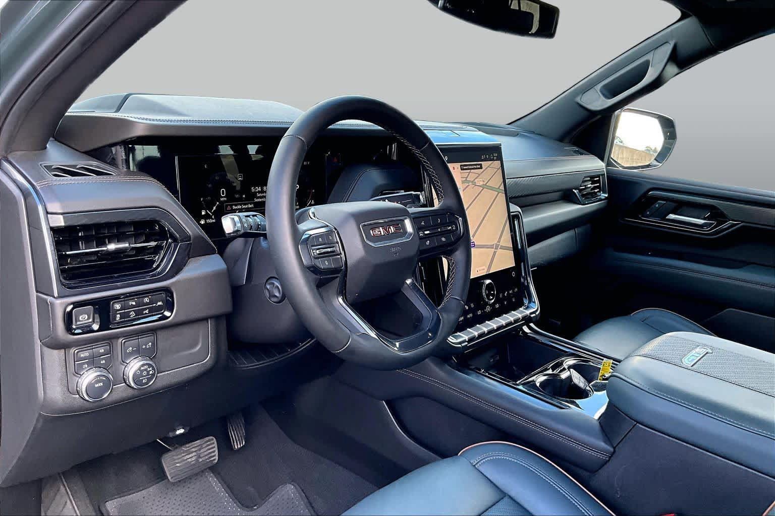 Used 2025 GMC Yukon XL AT4 AWD/4WD image 20