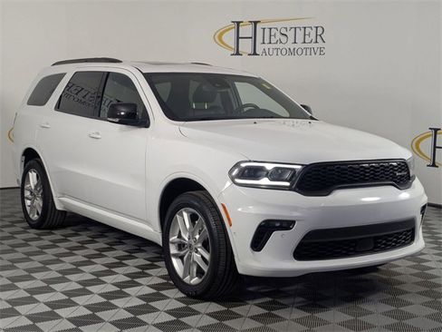 Used 2023 Dodge Durango GT image 2