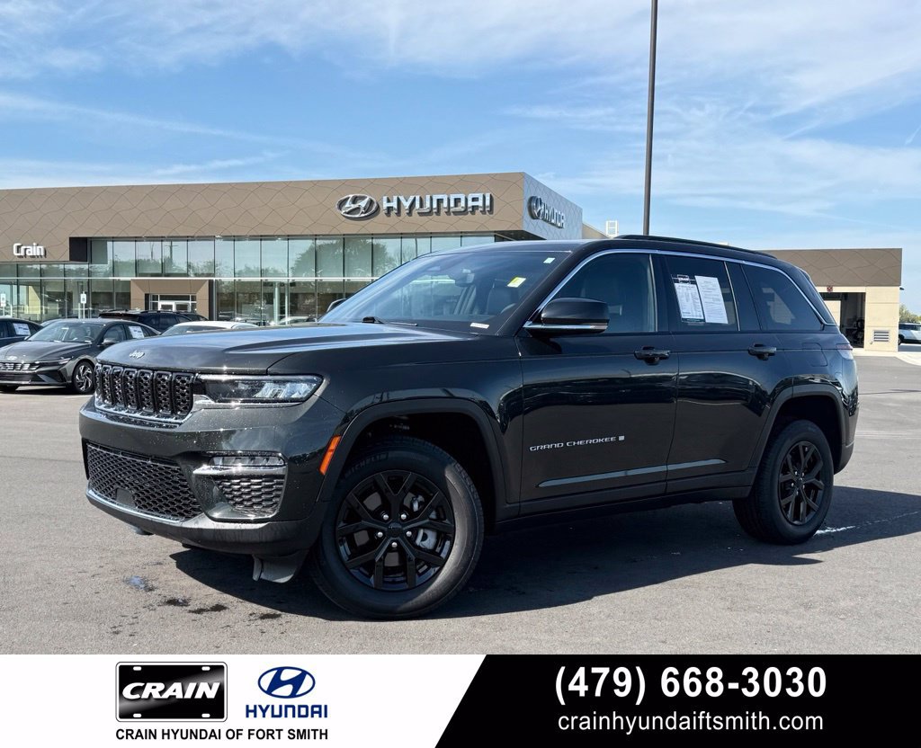 Used 2024 Jeep Grand Cherokee Limited AWD/4WD image 1
