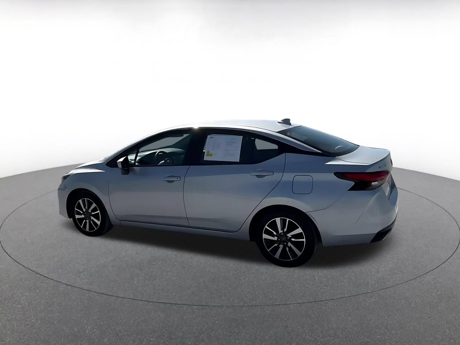 Used 2025 Nissan Versa SV FWD image 9
