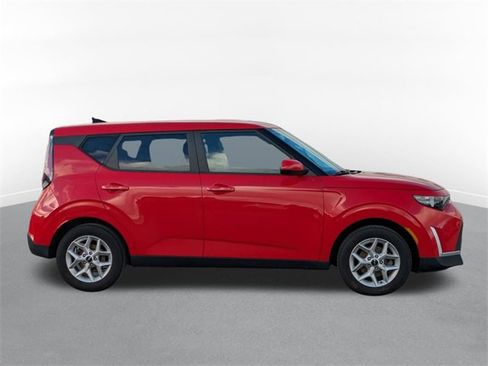 Used 2024 Kia Soul LX w/ Option Group 015 image 2