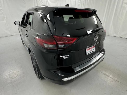 Certified 2026 Nissan Rogue Platinum w/ Platinum Premium Package AWD/4WD image 5