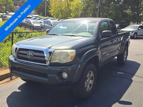 Used 2010 Toyota Tacoma PreRunner w/ TRD Off-Road Pkg RWD image 3