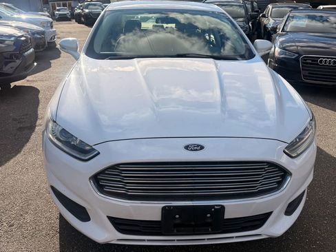 Used 2014 Ford Fusion SE image 2