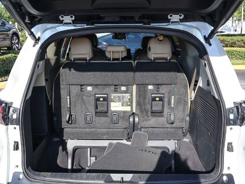 Used 2023 Toyota Sienna Limited FWD image 24