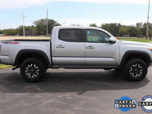 Used 2023 Toyota Tacoma TRD Off-Road w/ Technology Package image 16