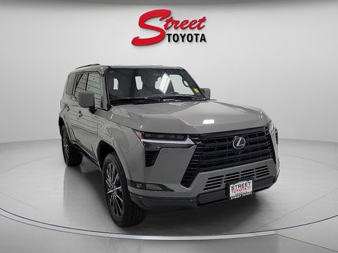 Used 2024 Lexus GX 550 image 5