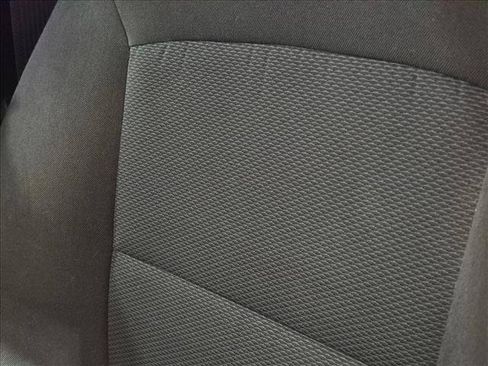 Used 2018 Chevrolet Cruze LS FWD image 11