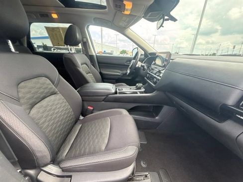Used 2023 Nissan Pathfinder SV w/ SV Premium Package AWD/4WD image 23