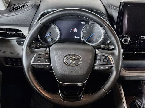 Used 2021 Toyota Highlander Platinum AWD/4WD image 13
