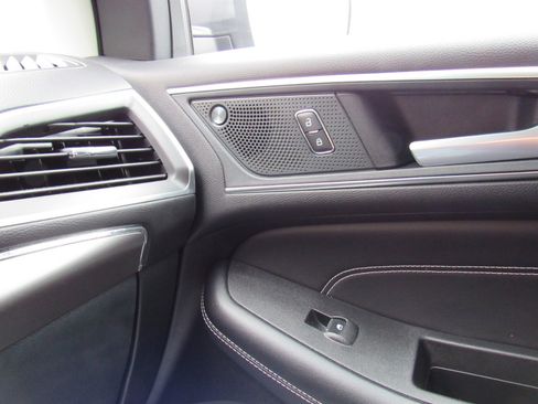 Used 2024 Ford Edge Titanium image 30