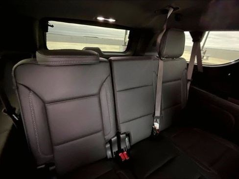 Used 2024 GMC Yukon XL Denali image 33