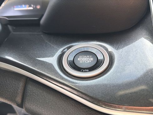 Used 2023 Jeep Grand Cherokee Altitude image 24