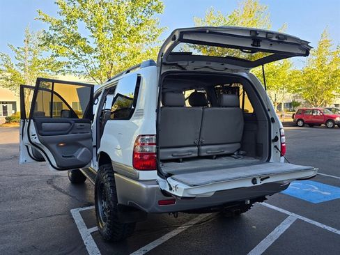 Used 2003 Toyota Land Cruiser w/ Convenience Pkg AWD/4WD image 27