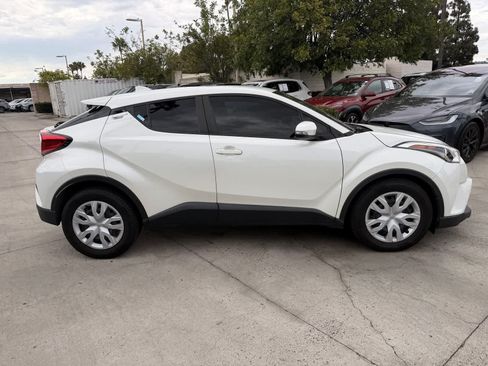 Used 2019 Toyota C-HR LE FWD image 6
