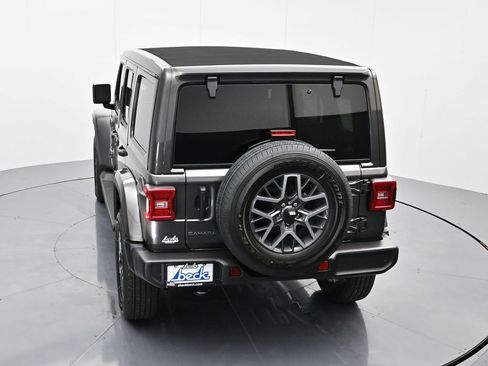 New 2026 Jeep Wrangler Unlimited Sahara AWD/4WD image 36